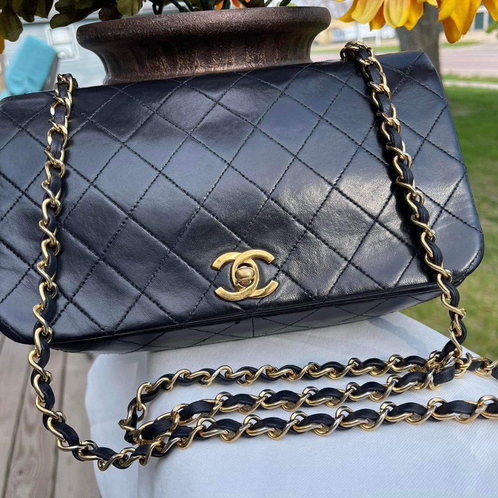 Vintage Chanel (AUTHENTIC)